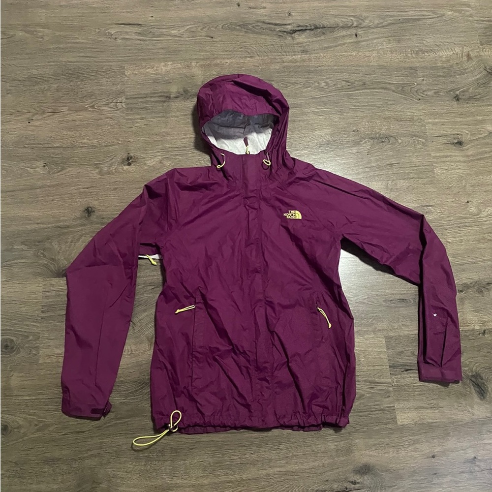 North face Womens Rain Jacket!!